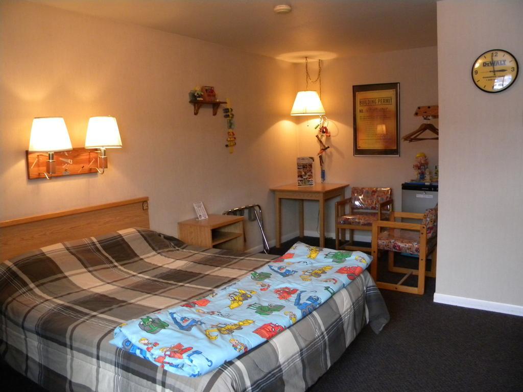 كاليسبيل، مونتانا Blue And White Motel الغرفة الصورة