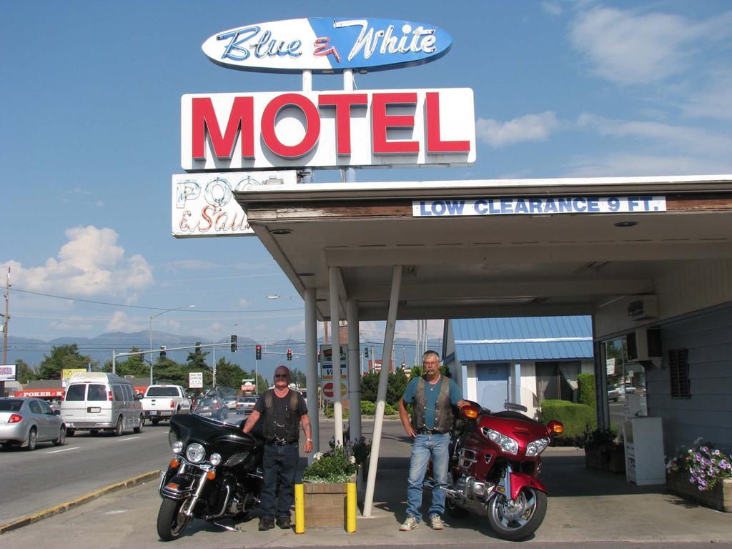كاليسبيل، مونتانا Blue And White Motel المظهر الخارجي الصورة
