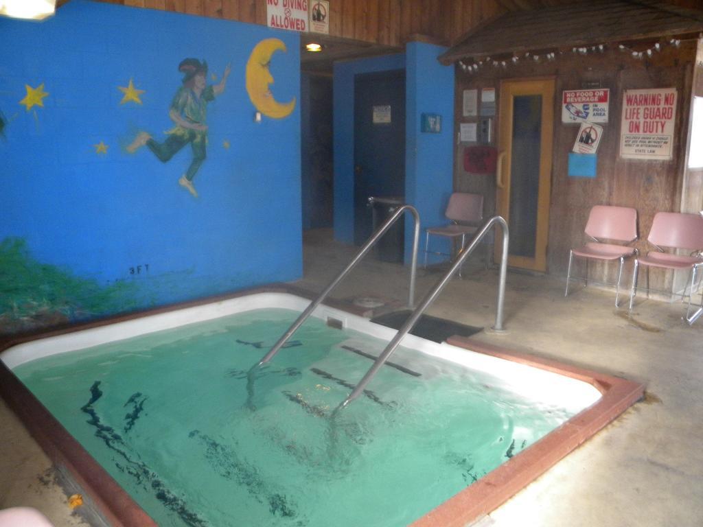 كاليسبيل، مونتانا Blue And White Motel المظهر الخارجي الصورة