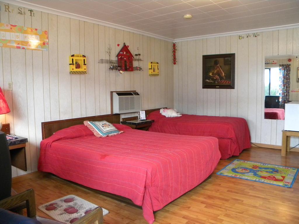 كاليسبيل، مونتانا Blue And White Motel المظهر الخارجي الصورة