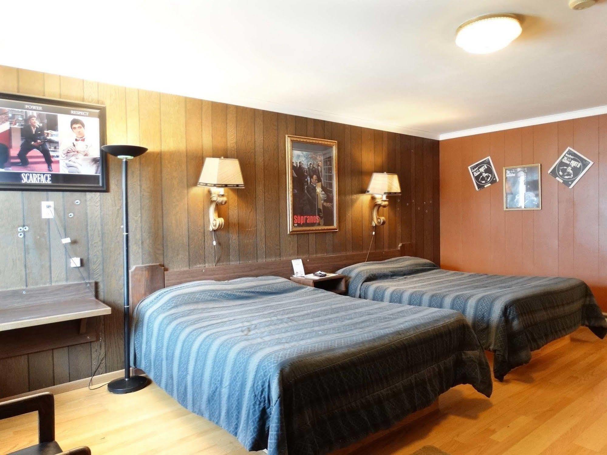 كاليسبيل، مونتانا Blue And White Motel المظهر الخارجي الصورة