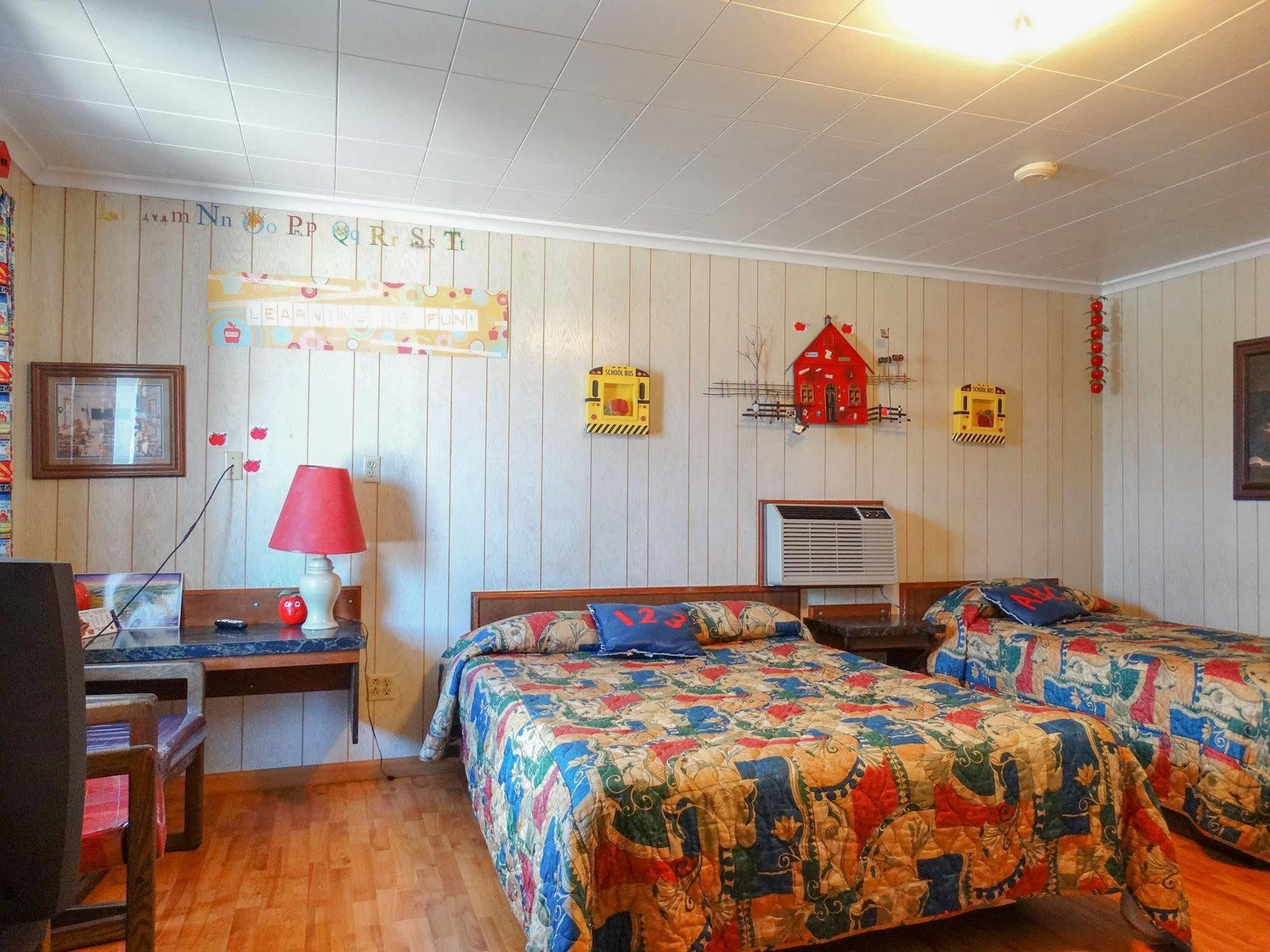 كاليسبيل، مونتانا Blue And White Motel المظهر الخارجي الصورة