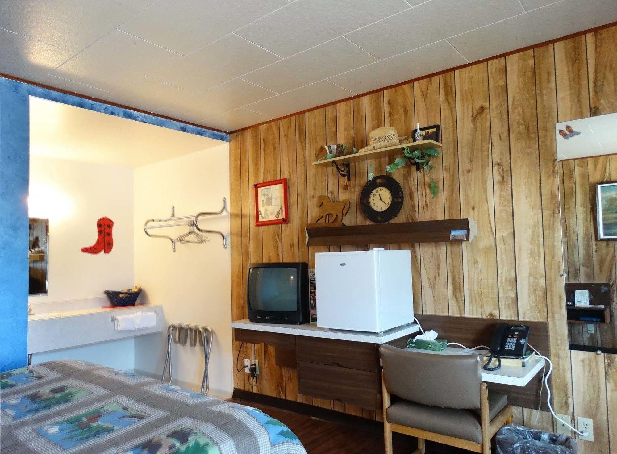 كاليسبيل، مونتانا Blue And White Motel المظهر الخارجي الصورة