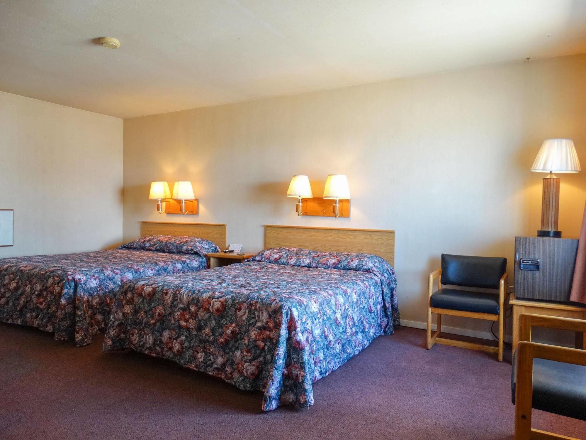 كاليسبيل، مونتانا Blue And White Motel المظهر الخارجي الصورة