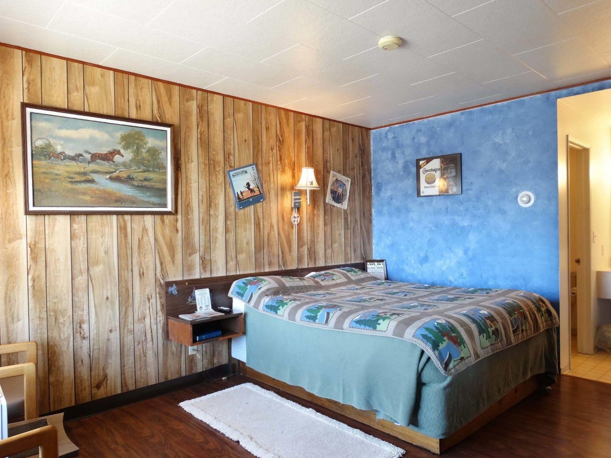كاليسبيل، مونتانا Blue And White Motel المظهر الخارجي الصورة